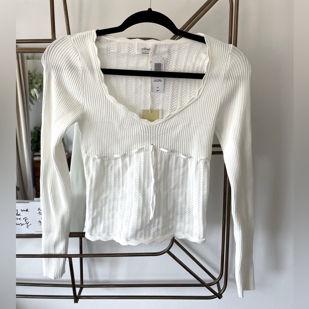 Aritzia Wilfred soloist top in light birch, size small, NWT.